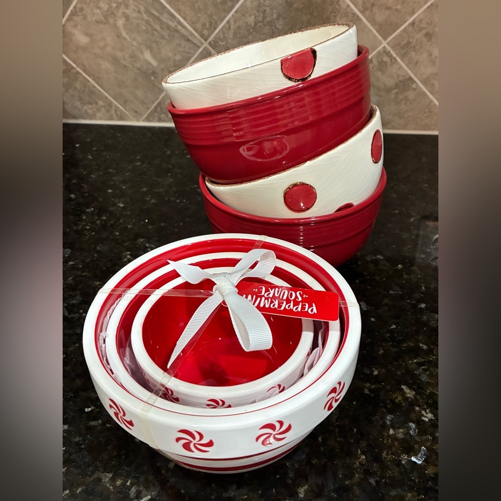 LOT of Red & White Bowls Set